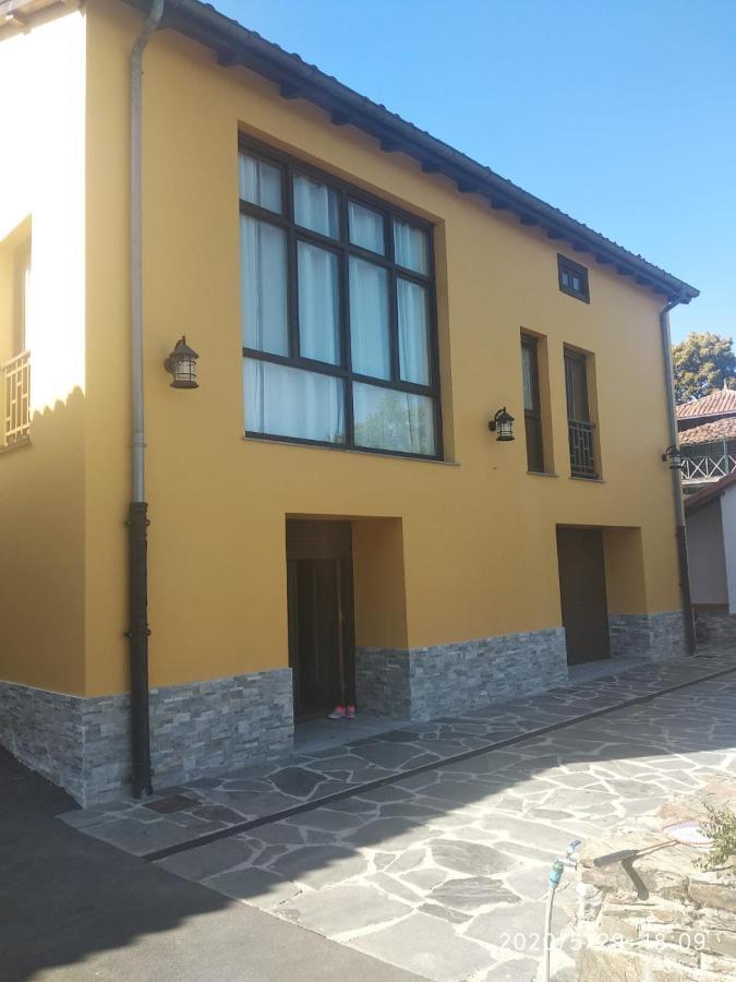 Casa Hortensia Салас Екстериор снимка