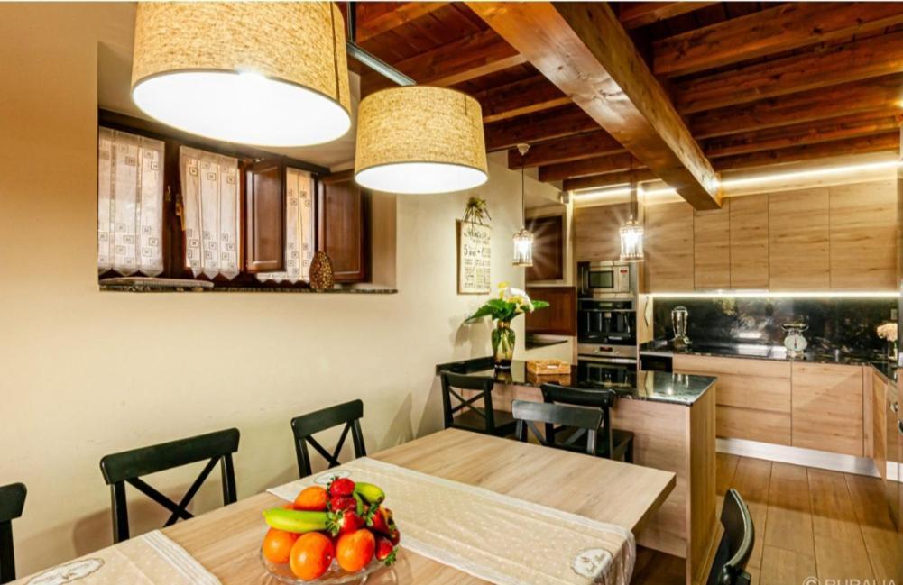 Casa Hortensia Салас Екстериор снимка
