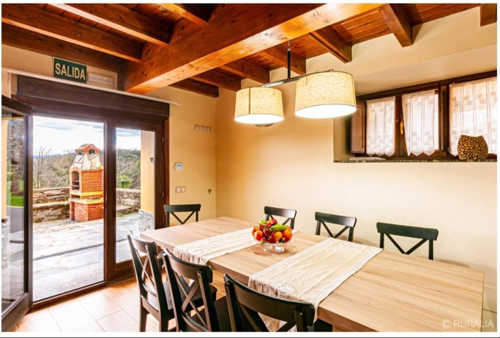 Casa Hortensia Салас Екстериор снимка