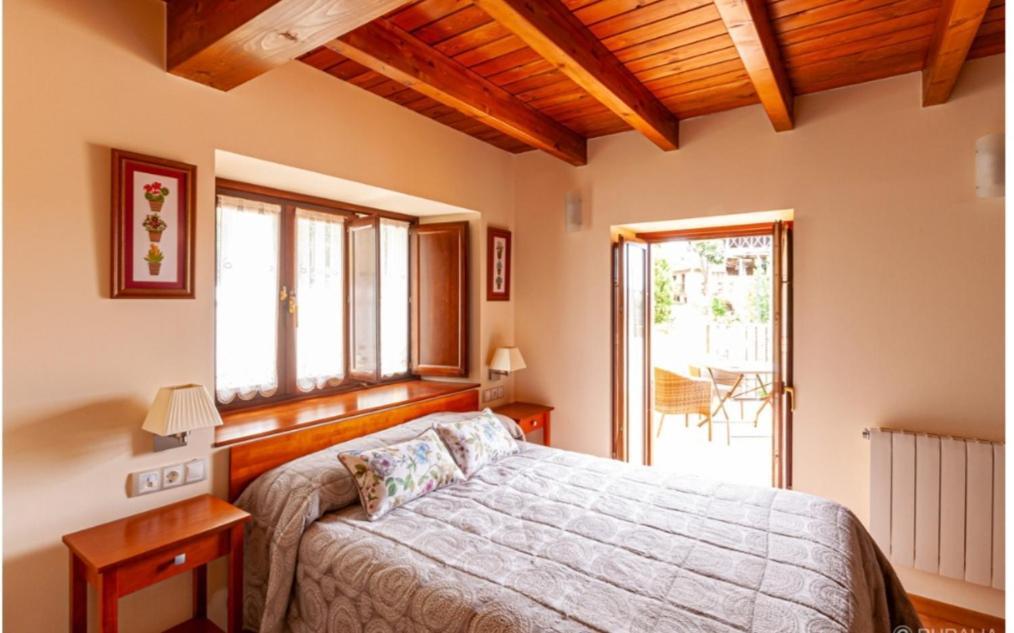 Casa Hortensia Салас Екстериор снимка